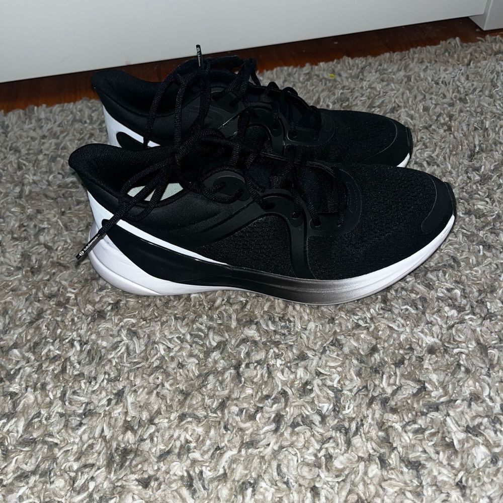 Lululemon black blissfeel running sneakers size 7.5
